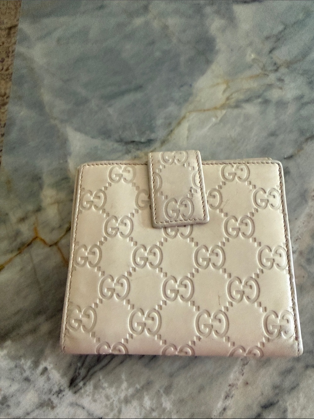 Gucci Metallic Light Silver Logo Leather Wallet with Gold Bar - Picture 5 of 6
